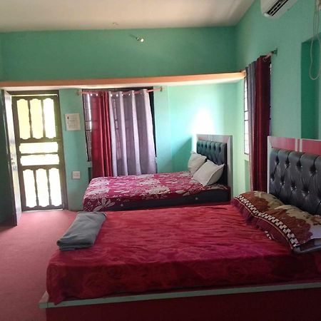Subha Laxmi Hotel & Lodge Bahāsi Екстериор снимка