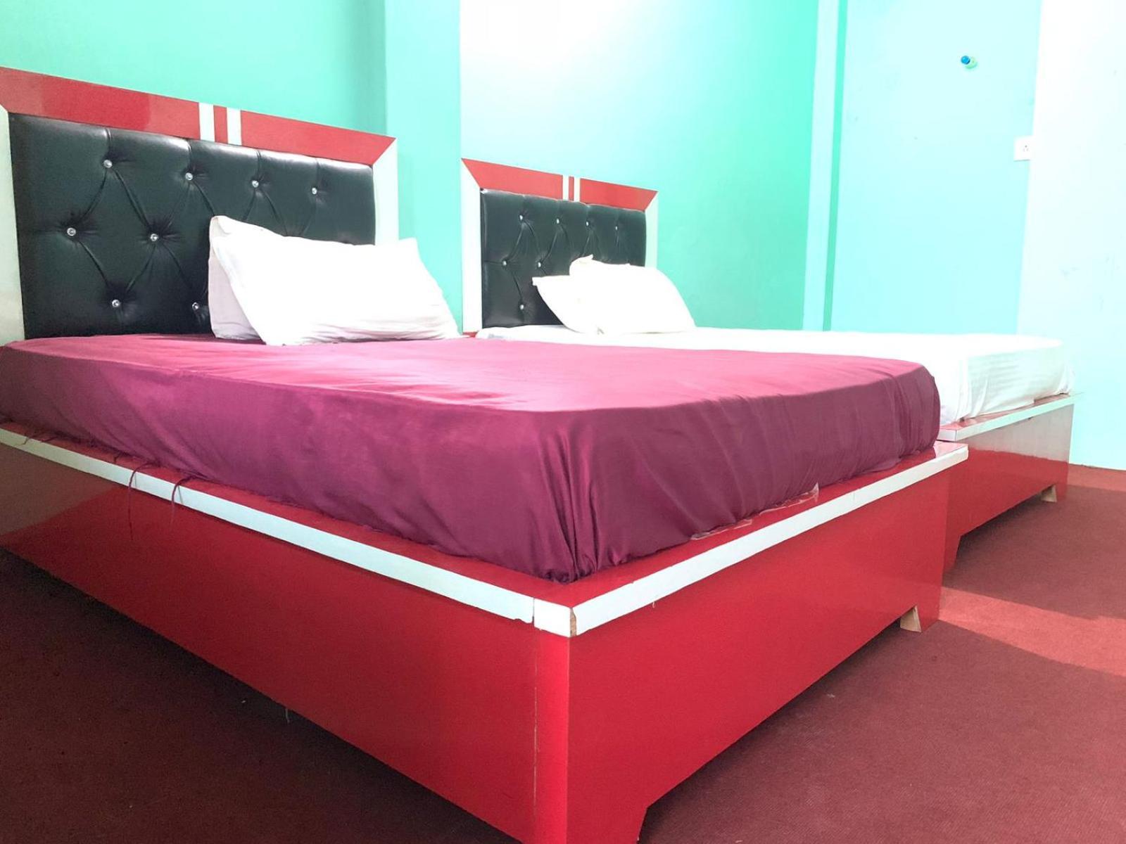 Subha Laxmi Hotel & Lodge Bahāsi Екстериор снимка