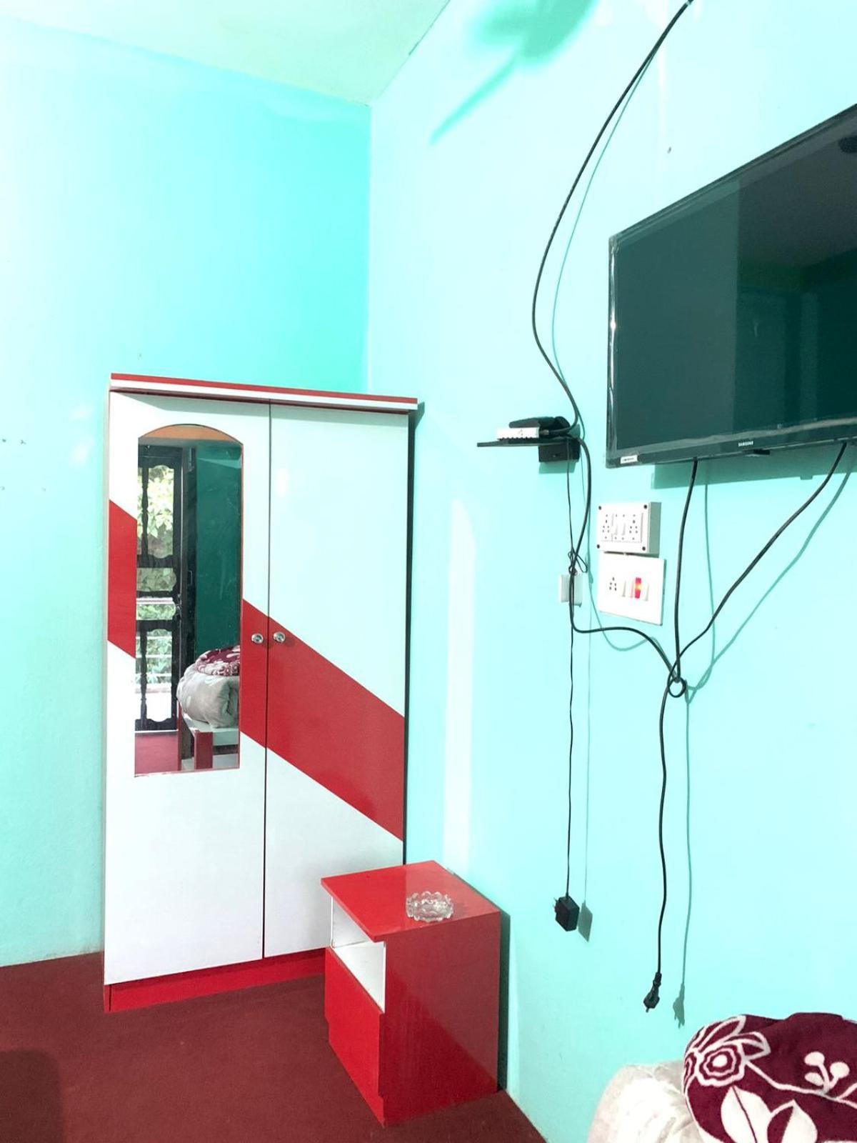 Subha Laxmi Hotel & Lodge Bahāsi Екстериор снимка